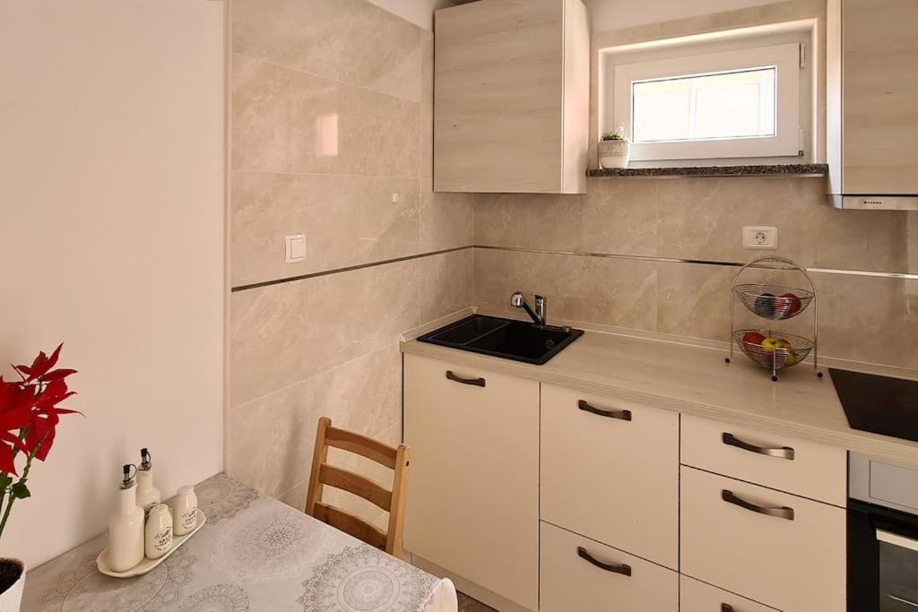 Hisa Idej Apartment Сежана Екстериор снимка