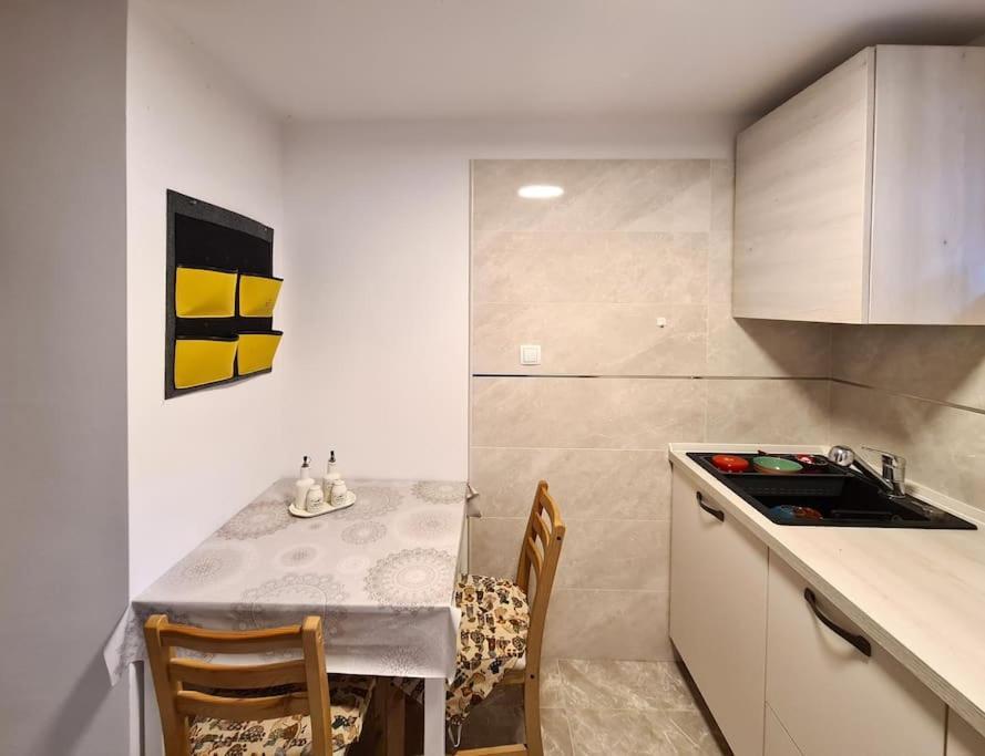 Hisa Idej Apartment Сежана Екстериор снимка