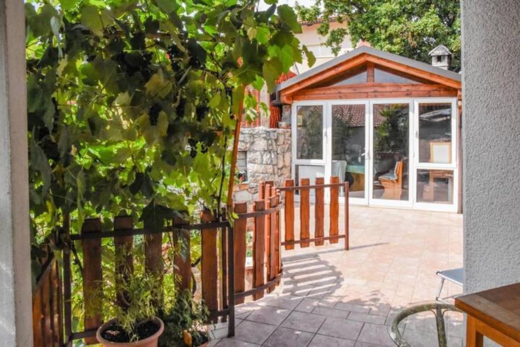 Hisa Idej Apartment Сежана Екстериор снимка